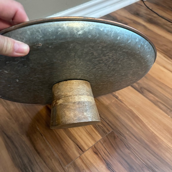 Metal Cake Plate - Picture 3 of 4